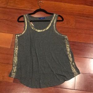 Apt. 9 Razorback Tank